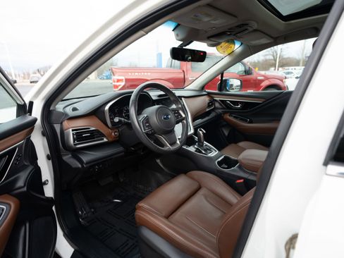 Used 2021 Subaru Outback Touring w/ Popular Package #2 image 8