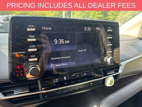 Used 2021 Toyota Sienna XLE FWD image 4