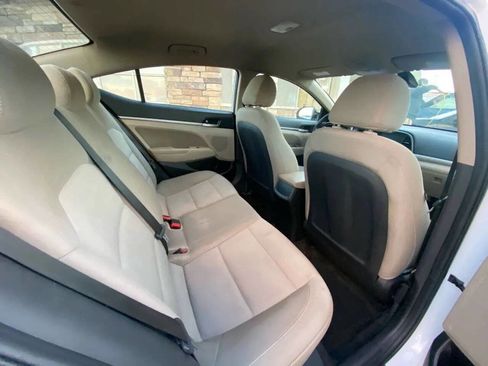 Used 2019 Hyundai Elantra SEL image 11