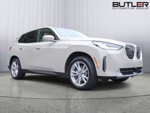 Used 2025 BMW X3 xDrive30i w/ Convenience Package image 9