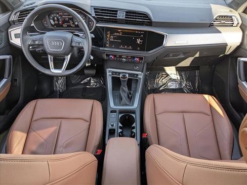 Certified 2025 Audi Q3 2.0T Premium image 15