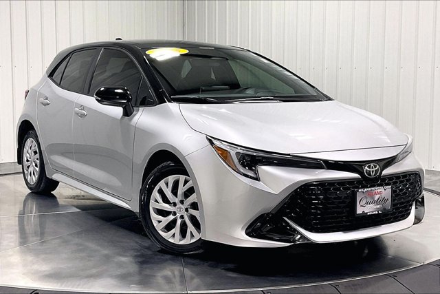 Used 2025 Toyota Corolla SE FWD image 3