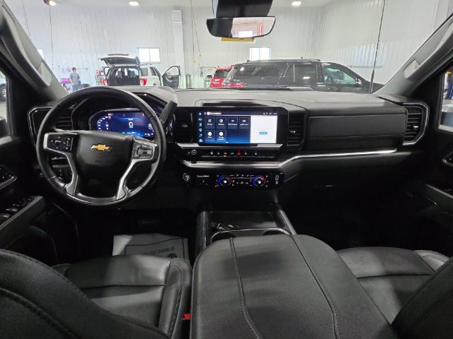 Used 2026 Chevrolet Silverado 3500 LTZ w/ LTZ Plus Package AWD/4WD image 9
