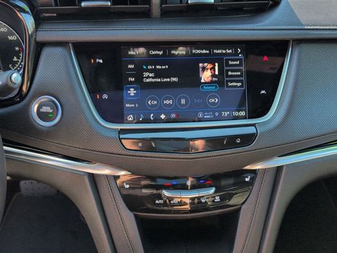 Used 2025 Cadillac XT6 Luxury image 16