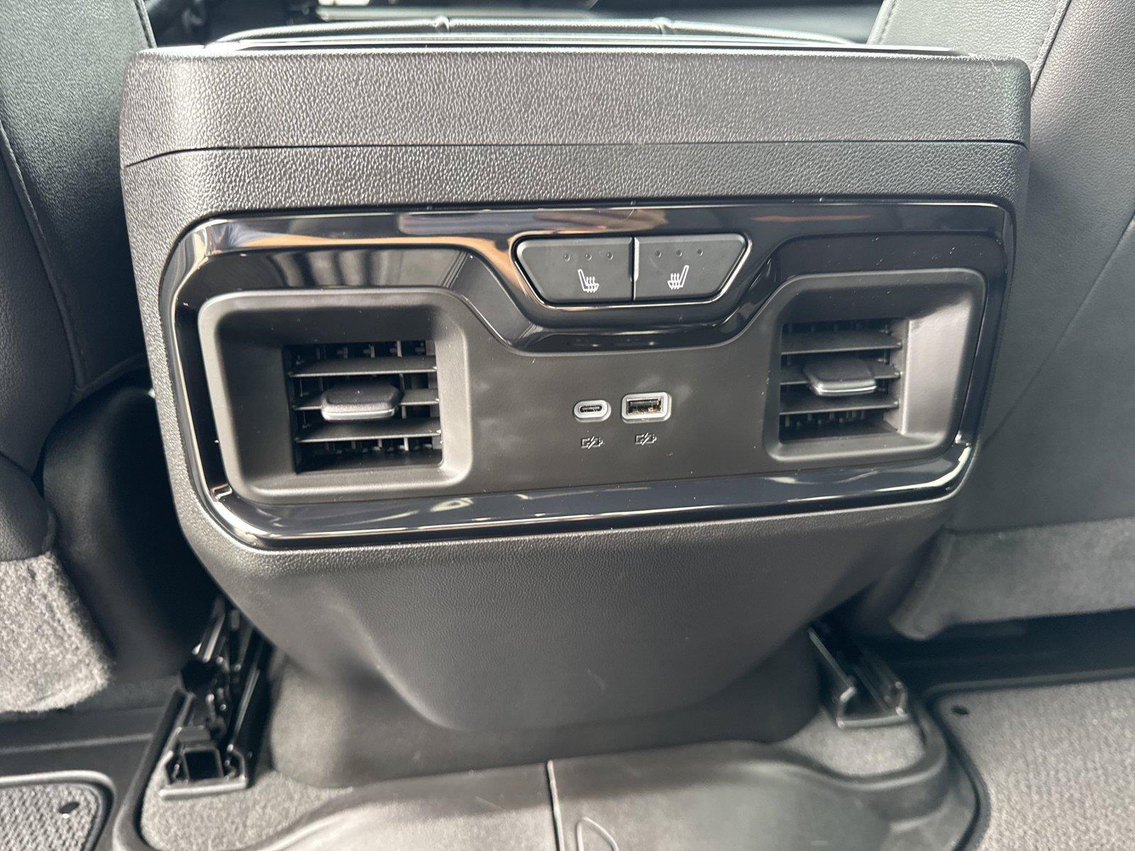 Used 2025 GMC Sierra 2500 AT4 w/ AT4 Premium Plus Package AWD/4WD image 32