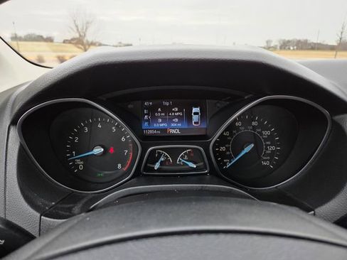 Used 2015 Ford Focus SE w/ SE Cold Weather Package image 22