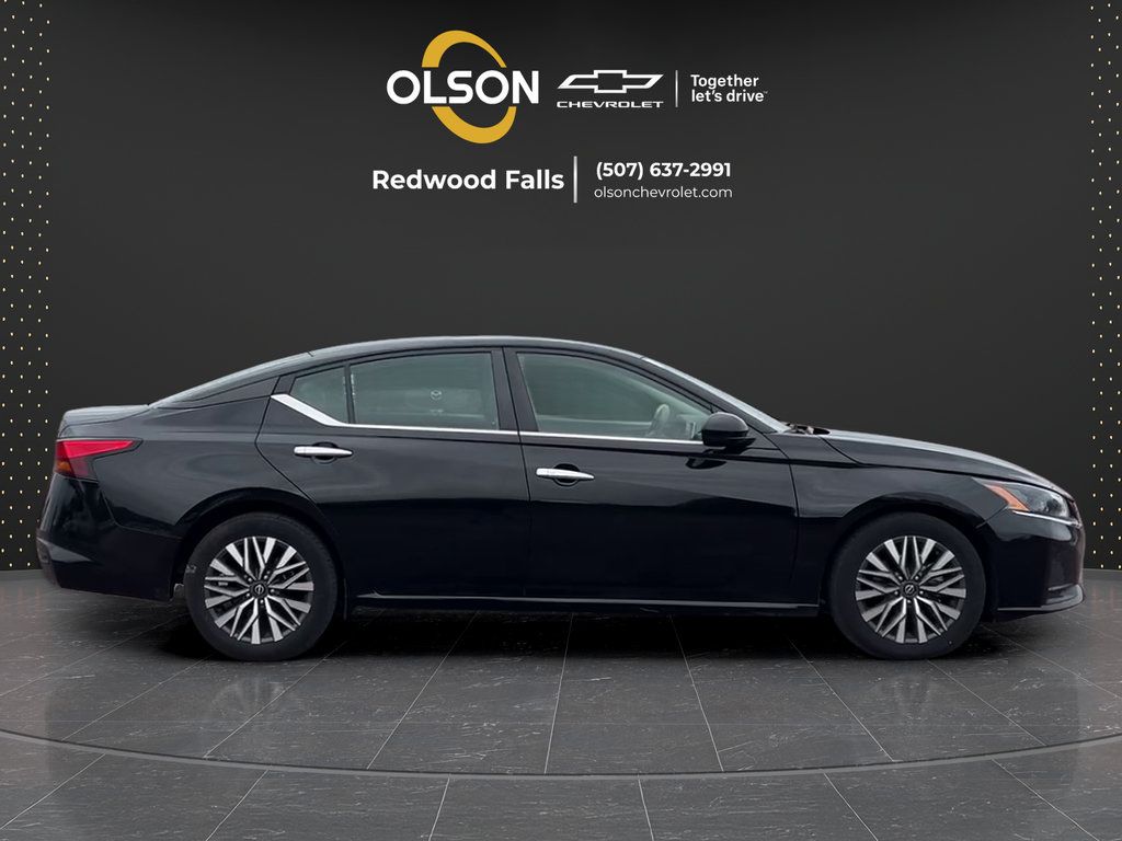 Used 2023 Nissan Altima 2.5 SV FWD image 6