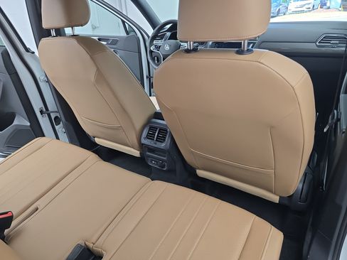 Certified 2024 Volkswagen Tiguan SE R-Line FWD image 11