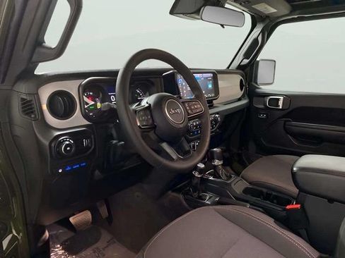 Used 2024 Jeep Wrangler Unlimited w/ Convenience Group AWD/4WD image 17