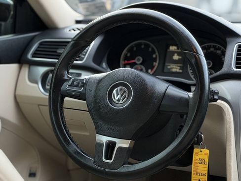 Used 2014 Volkswagen Passat 1.8T Wolfsburg Edition FWD image 15
