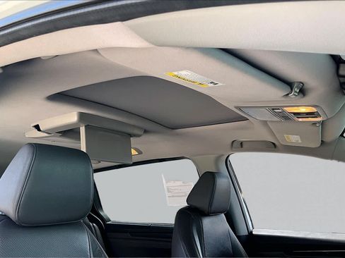 Used 2018 Honda Odyssey Elite image 14