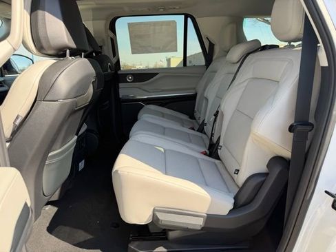 New 2026 Lincoln Navigator L Reserve AWD/4WD image 13