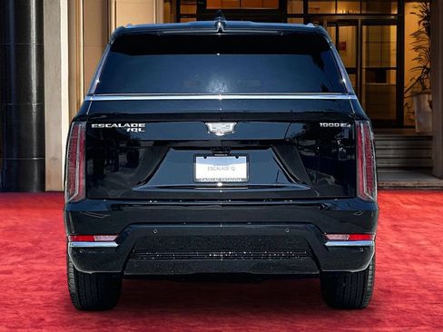 New 2026 Cadillac Escalade IQL Luxury w/ LPO, Floor Liner Package AWD/4WD image 5