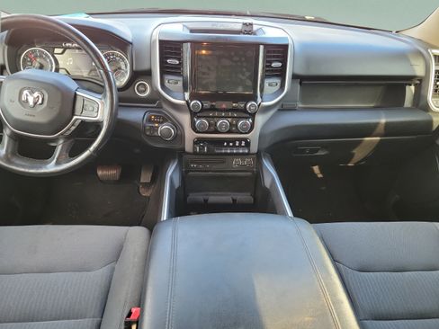 Used 2019 RAM 1500 Big Horn AWD/4WD image 9