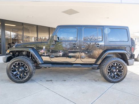 Used 2018 Jeep Wrangler Unlimited Sahara w/ Max Tow Package image 4