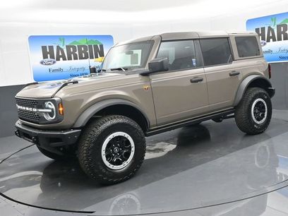 New 2025 Ford Bronco Badlands w/ Sasquatch Package