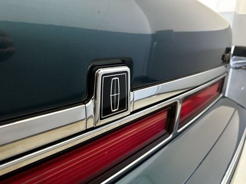 Used 1997 Lincoln Town Car Signature RWD image 42