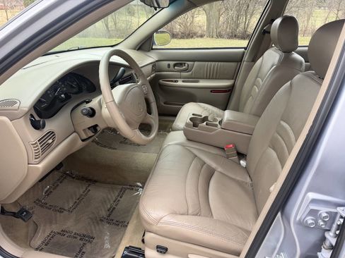 Used 2005 Buick Century Custom image 10