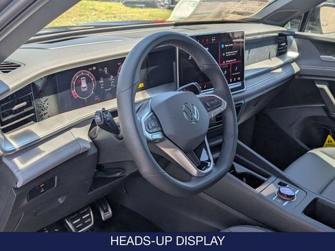 New 2026 Volkswagen Tiguan SE R-Line AWD/4WD image 13