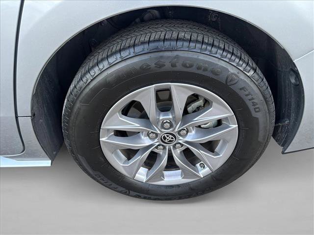 Used 2022 Toyota Sienna XLE AWD/4WD image 23
