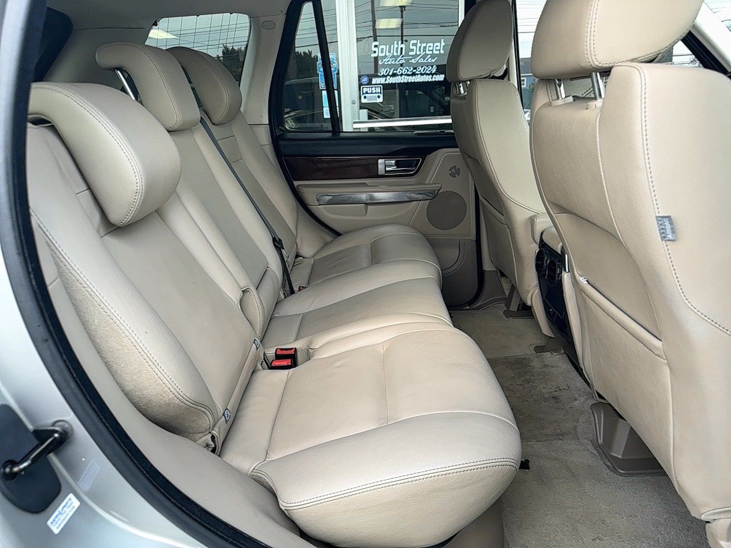 Used 2012 Land Rover Range Rover Sport HSE AWD/4WD image 26