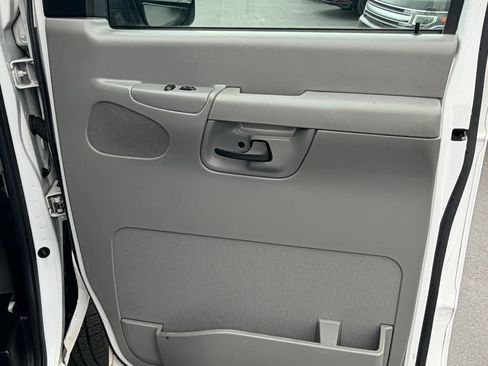 Used 2007 Ford E-350 and Econoline 350 XL RWD image 14