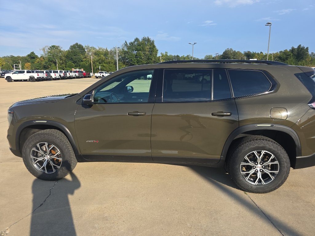 Used 2024 GMC Acadia AT4 w/ Luxury Package AWD/4WD image 8