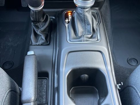 New 2025 Jeep Gladiator Sport image 17