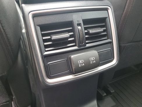 Used 2022 Subaru Forester Premium AWD/4WD image 25