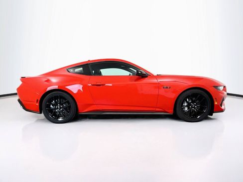 Used 2025 Ford Mustang GT Premium RWD image 7