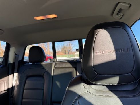 Used 2017 GMC Canyon Denali image 31