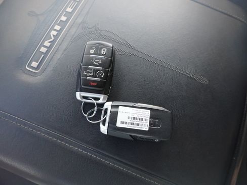 Used 2020 RAM 1500 Limited AWD/4WD image 32