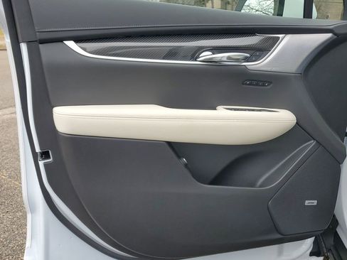 New 2025 Cadillac XT6 Sport w/ Technology Package image 24