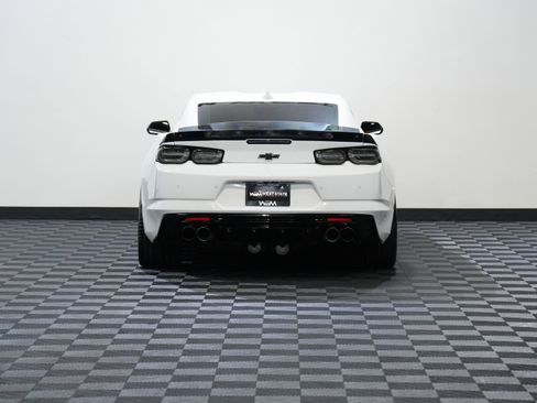Used 2019 Chevrolet Camaro SS RWD image 7