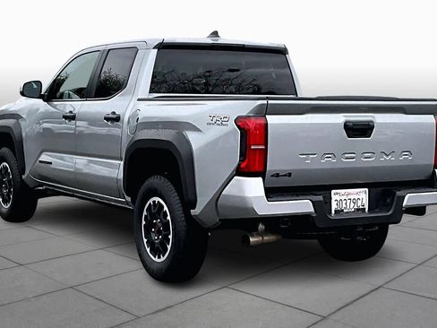 Certified 2025 Toyota Tacoma TRD Off-Road image 11