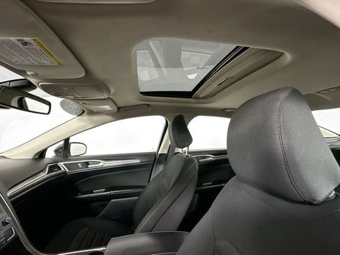 Used 2020 Ford Fusion SE image 18