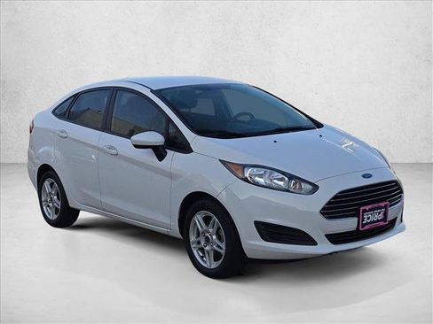 Used 2019 Ford Fiesta SE FWD image 3