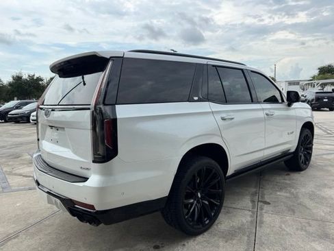 Certified 2023 Cadillac Escalade V w/ LPO, ONYX Package AWD/4WD image 10