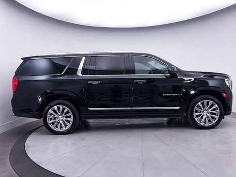 Used 2022 GMC Yukon XL Denali w/ Denali Premium Package AWD/4WD image 40