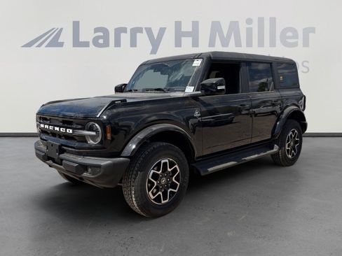 New 2025 Ford Bronco Outer Banks image 1