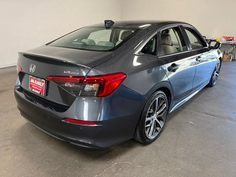 Used 2023 Honda Civic Touring image 3
