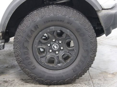 Used 2022 Ford Bronco Wildtrak image 12