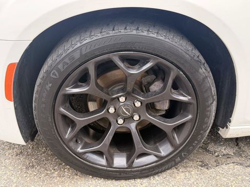 Used 2019 Chrysler 300 S RWD image 12