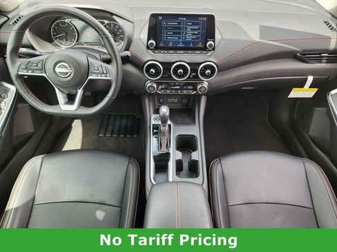 Used 2025 Nissan Sentra SR w/ SR Premium Package image 25