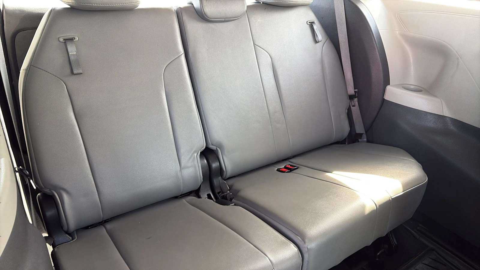 Used 2021 Toyota Sienna XLE AWD/4WD image 13
