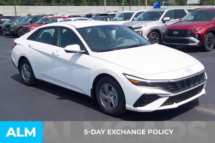 Used 2026 Hyundai Elantra SE FWD image 3