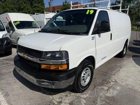 Used 2019 Chevrolet Express 2500 w/ Driver Convenience Package RWD image 3