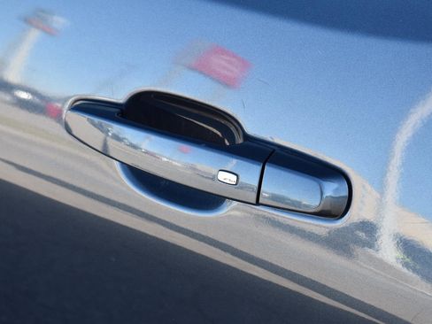 Used 2020 Chevrolet Camaro LT image 5