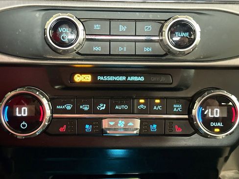 Used 2022 Ford F250 Platinum w/ FX4 Off-Road Package image 19