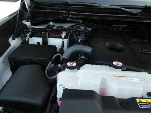 Used 2025 Toyota Tundra SR image 81